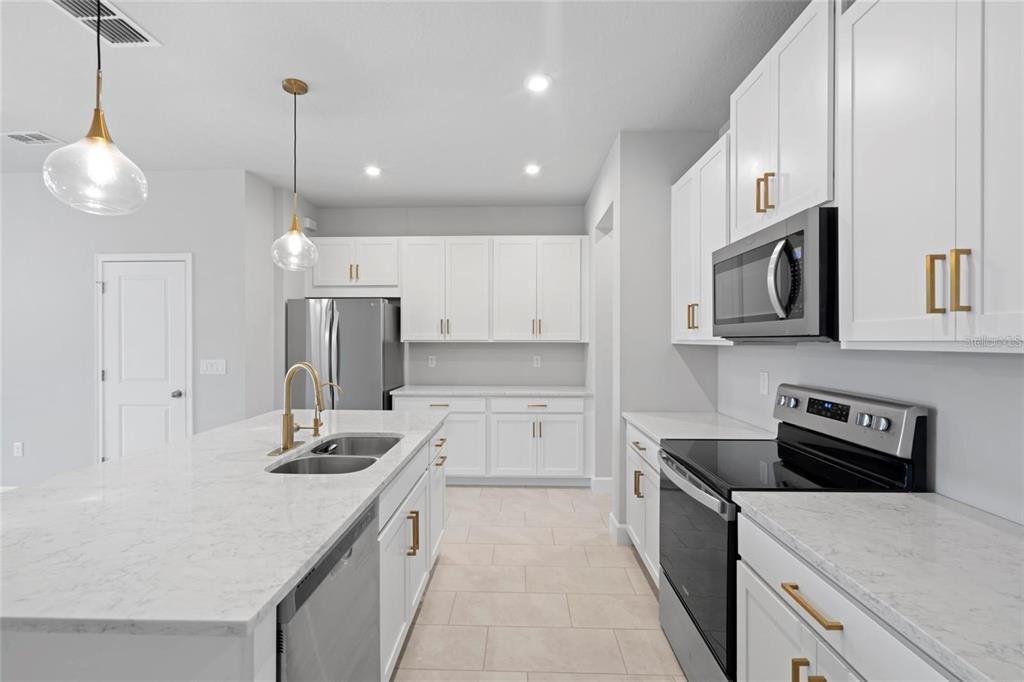 4282 Cloud Hopper Way Lutz, FL 33559 - Photo 12 of 44