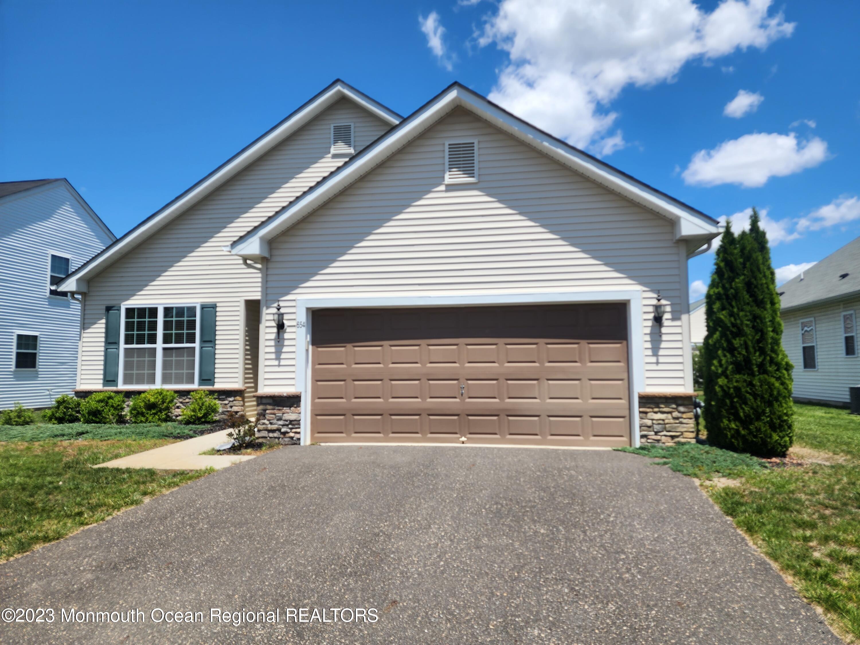 654 Timberline Lane Whiting, NJ 08759 - Photo 3 of 42 20230605_130347