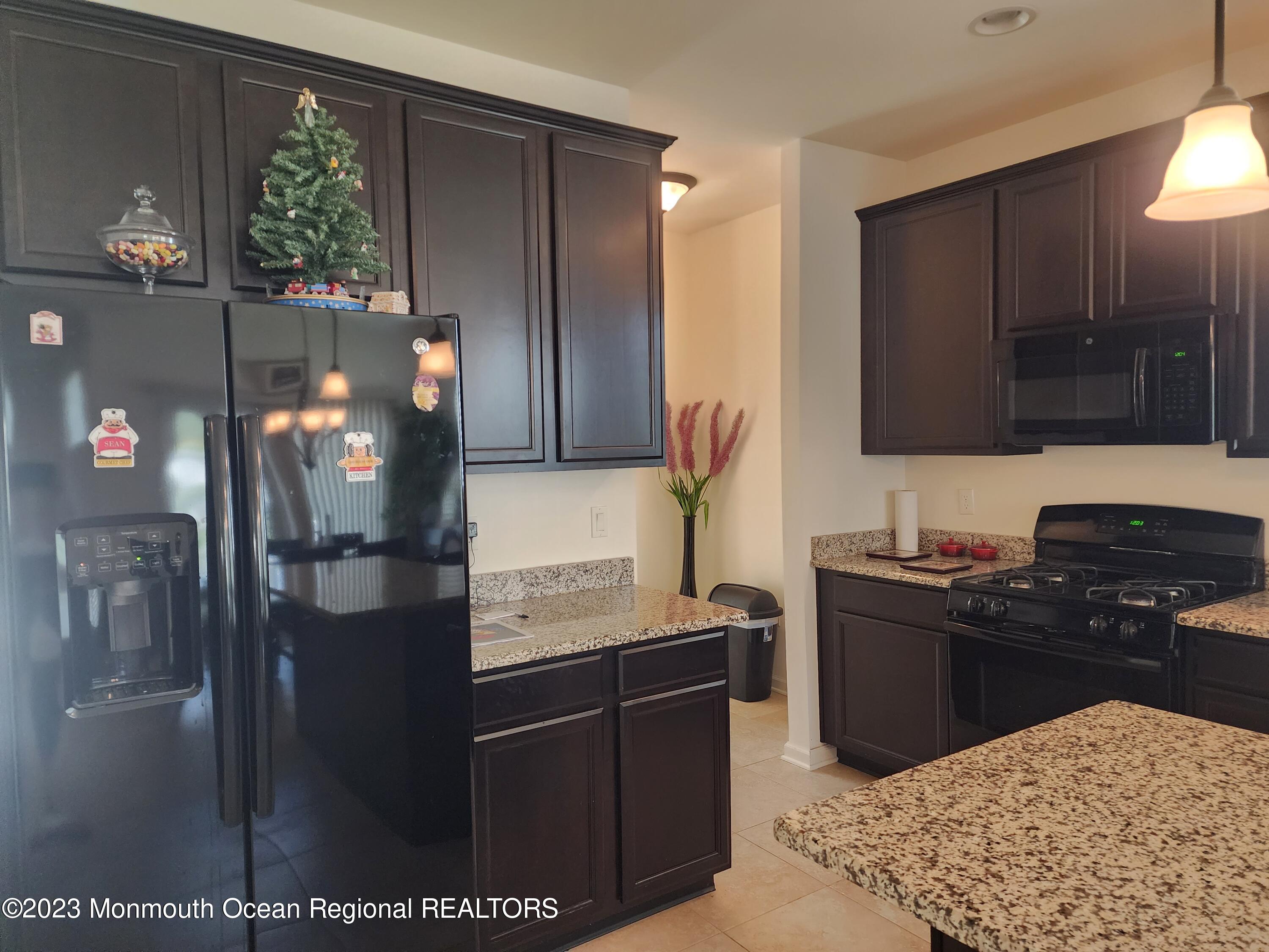 654 Timberline Lane Whiting, NJ 08759 - Photo 8 of 42 20230605_130656