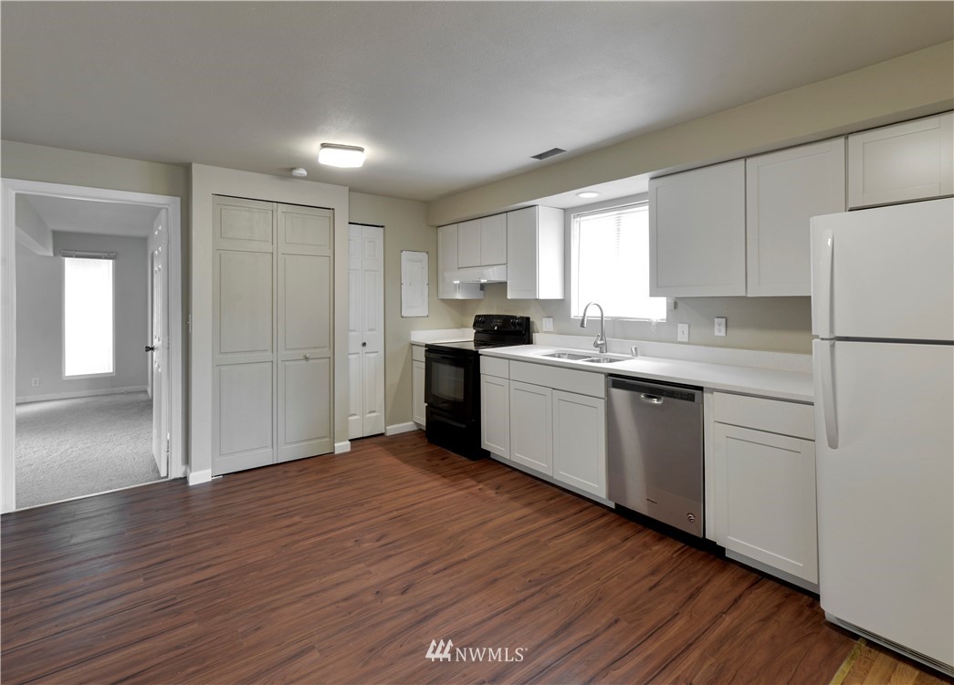 10710 Southeast 192nd Street Renton, WA 98055 - Photo 3 of 21 Gallery Image 3