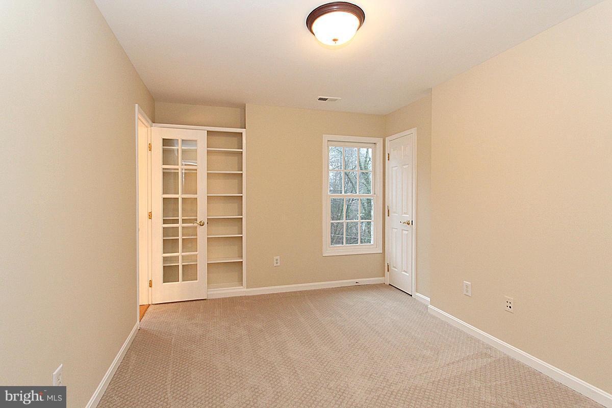 6802 Rannoch Road Bethesda, MD 20817 - Photo 18 of 30 Bedroom #2/Sitting Room