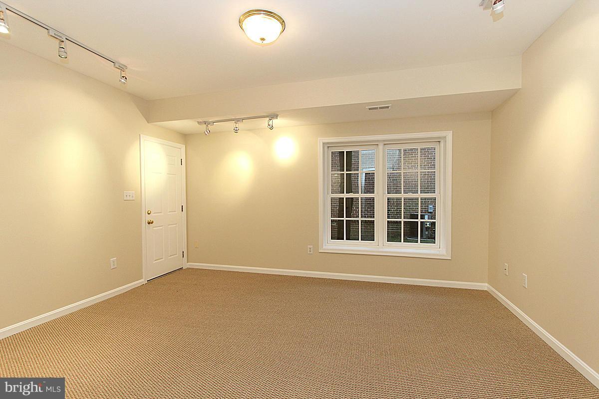 6802 Rannoch Road Bethesda, MD 20817 - Photo 28 of 30 Bedroom #7/Au-Pair Suite