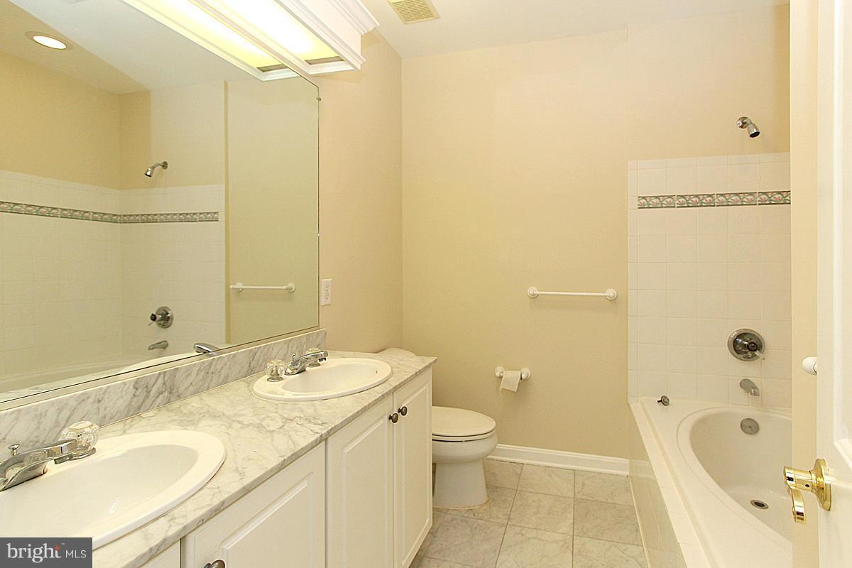 6802 Rannoch Road Bethesda, MD 20817 - Photo 29 of 30 Full Bath #4