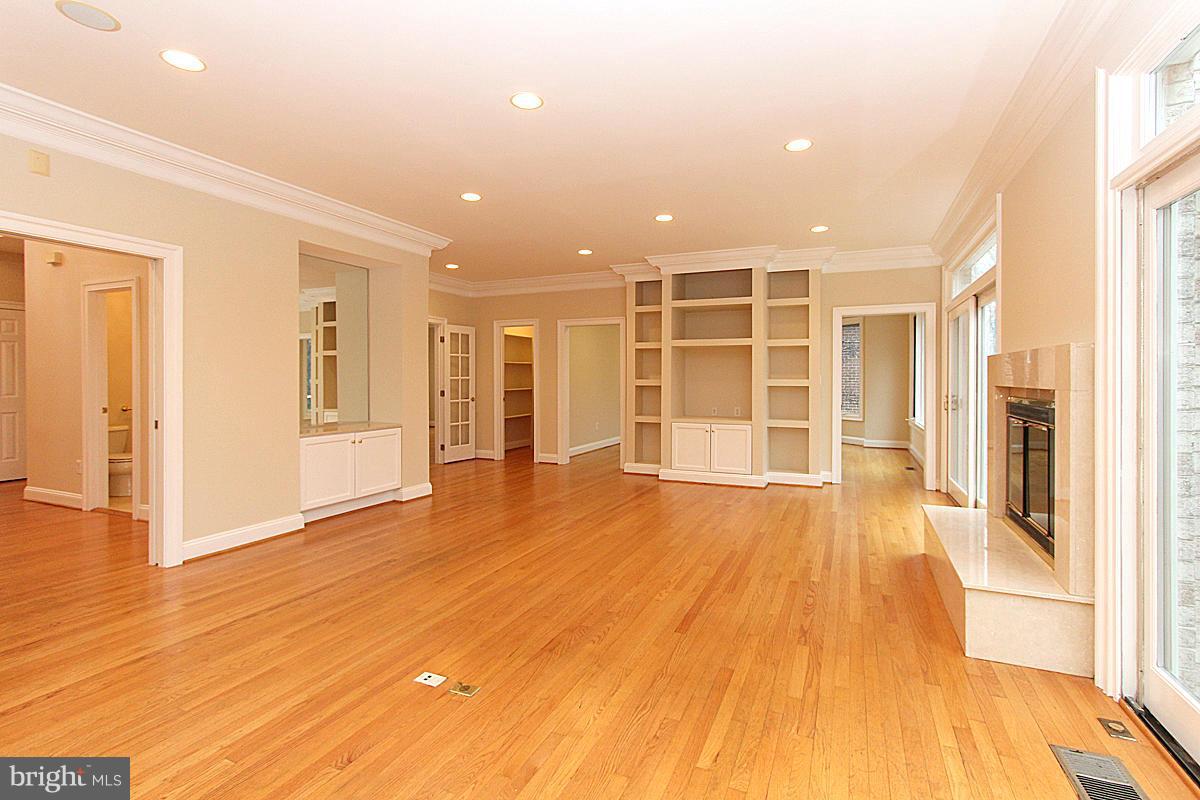 6802 Rannoch Road Bethesda, MD 20817 - Photo 8 of 30 Family Room
