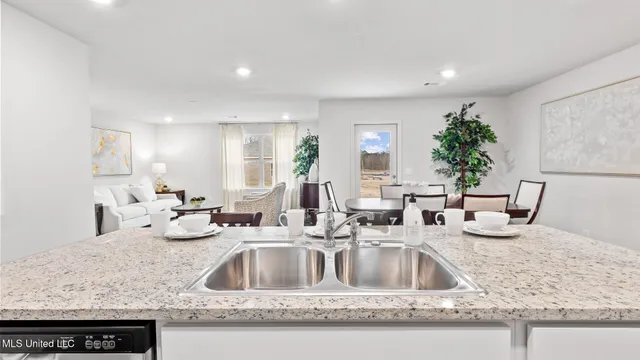 $286,900 | 809 Fairway Avenue, Byram, MS 39272