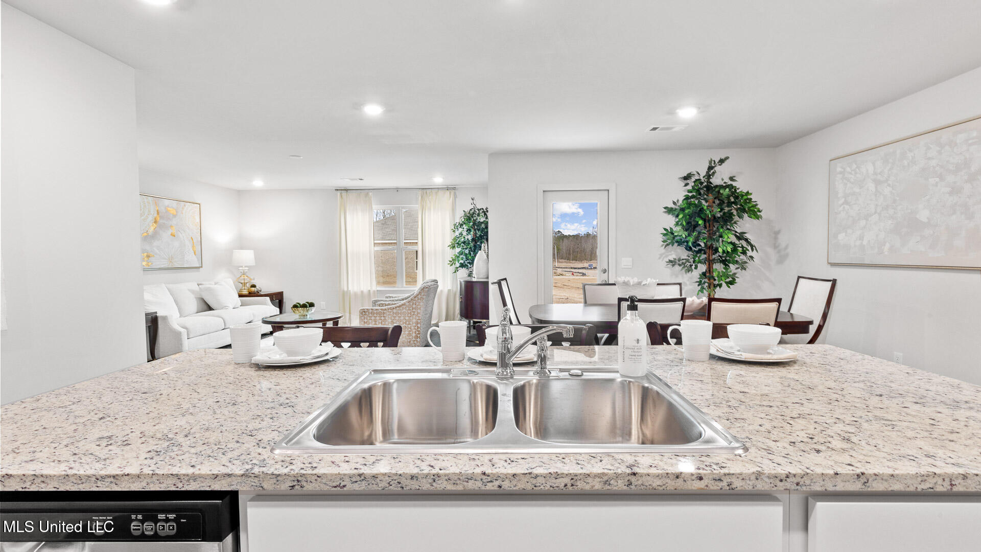 809 Fairway Avenue Byram, MS 39272 - Photo 13 of 27 MS_Jackson_Byram_Cedars-of-Byram-Estates