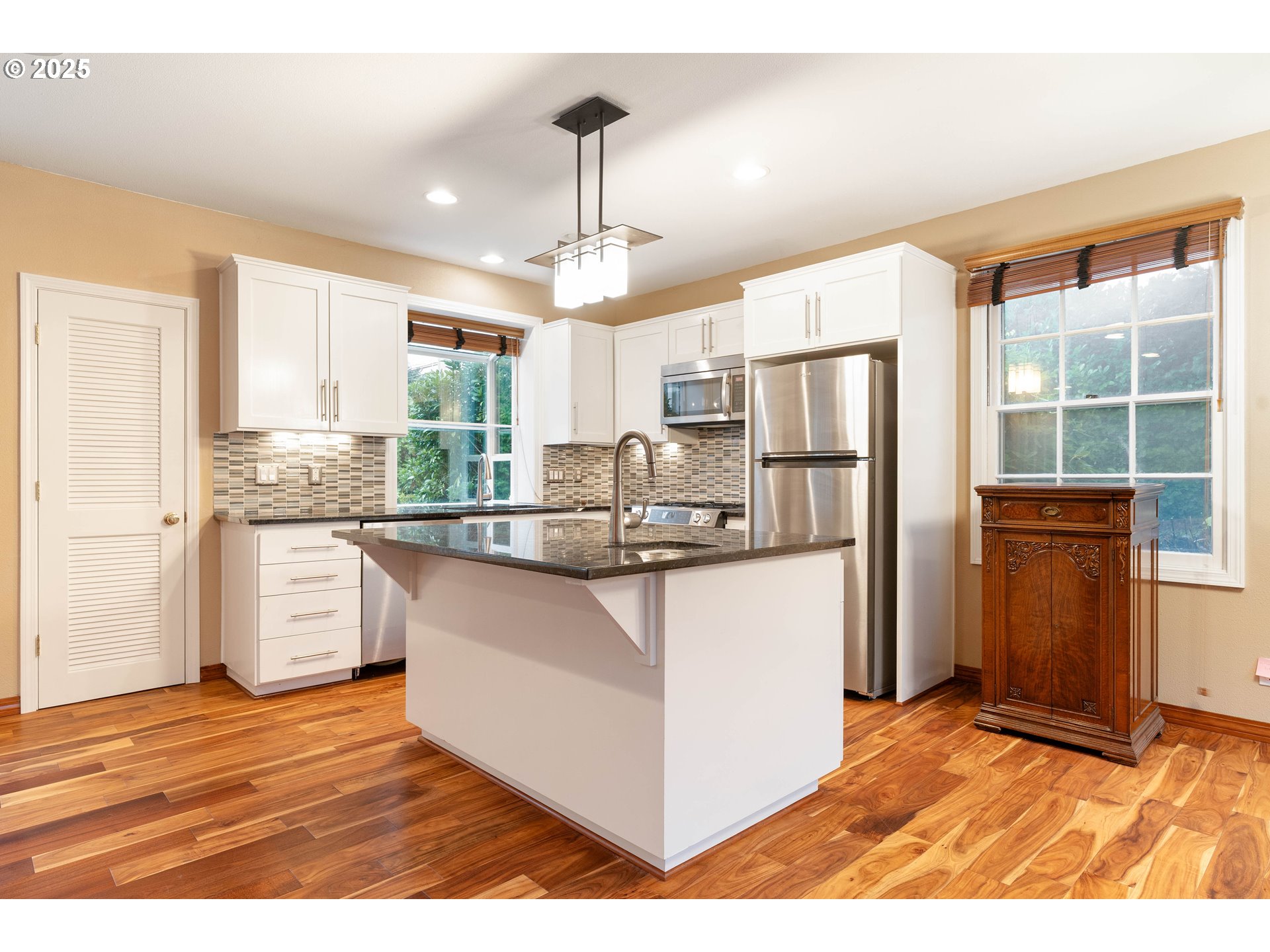 7799 Southwest Montclair Drive Portland, OR 97225 - Photo 14 of 39