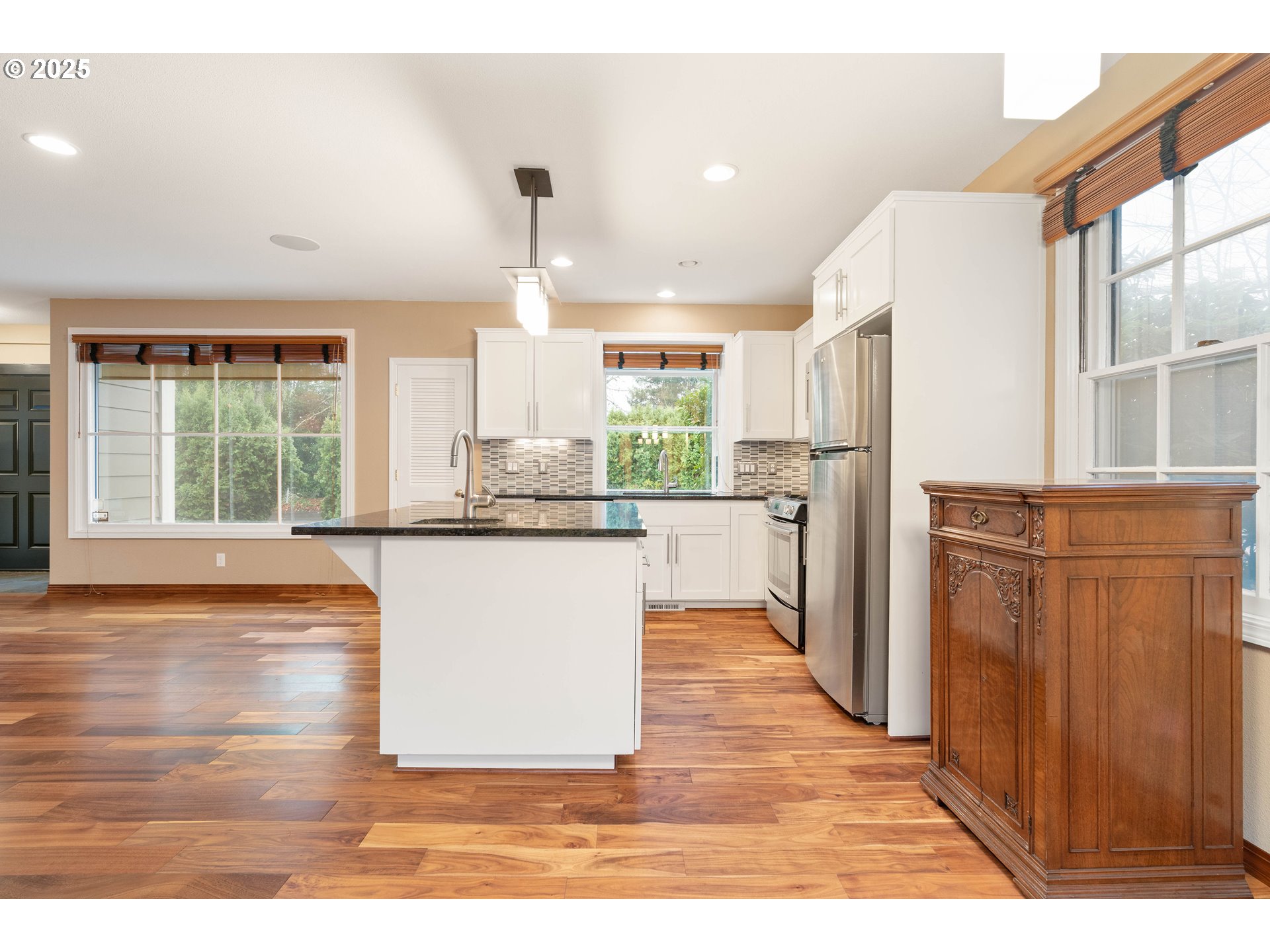 7799 Southwest Montclair Drive Portland, OR 97225 - Photo 17 of 39