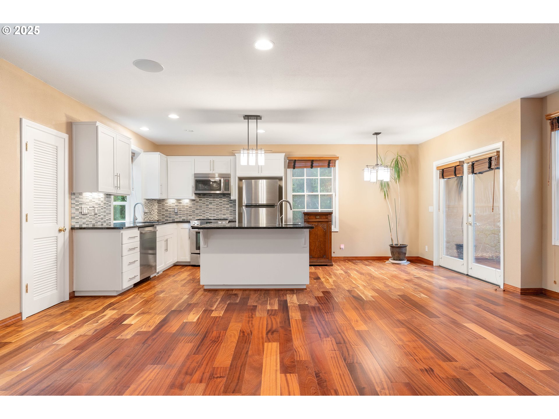 7799 Southwest Montclair Drive Portland, OR 97225 - Photo 9 of 39