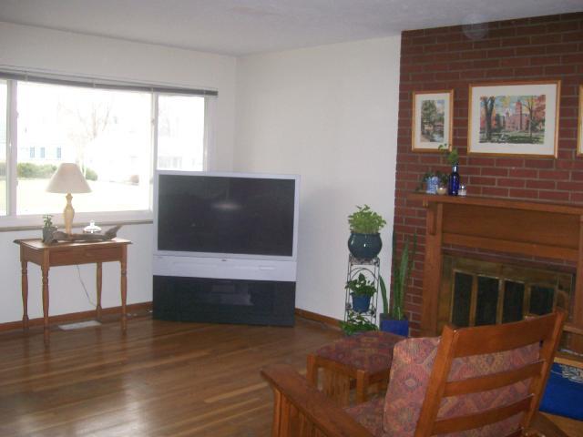 2684 Nottingham Road Columbus, OH 43221 - Photo 3 of 10
