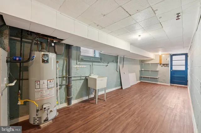 a view of a house with a outdoor space