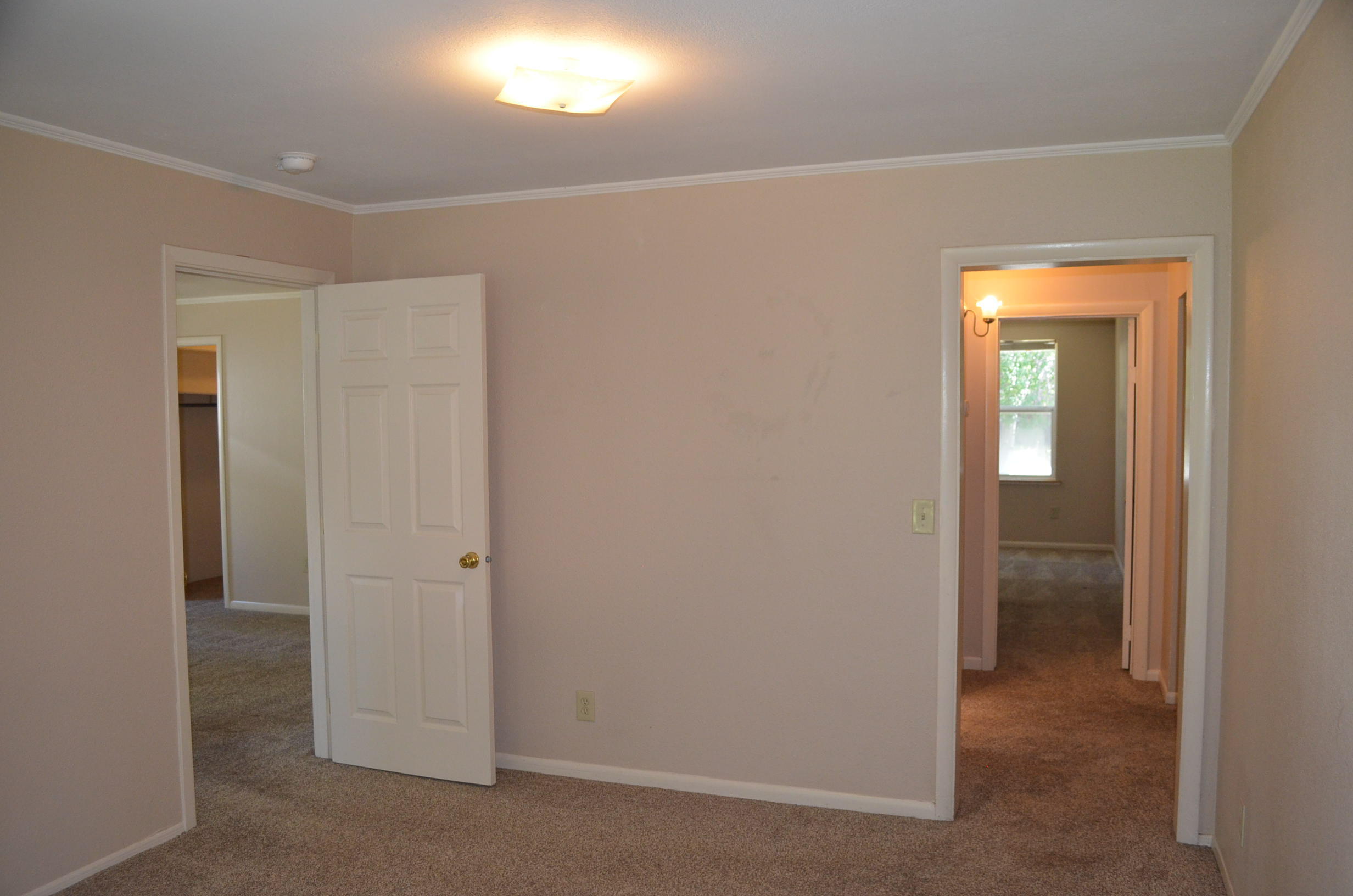 137008 Main Street Crescent, OR 97733 - Photo 28 of 50 a view of a room with a hallway