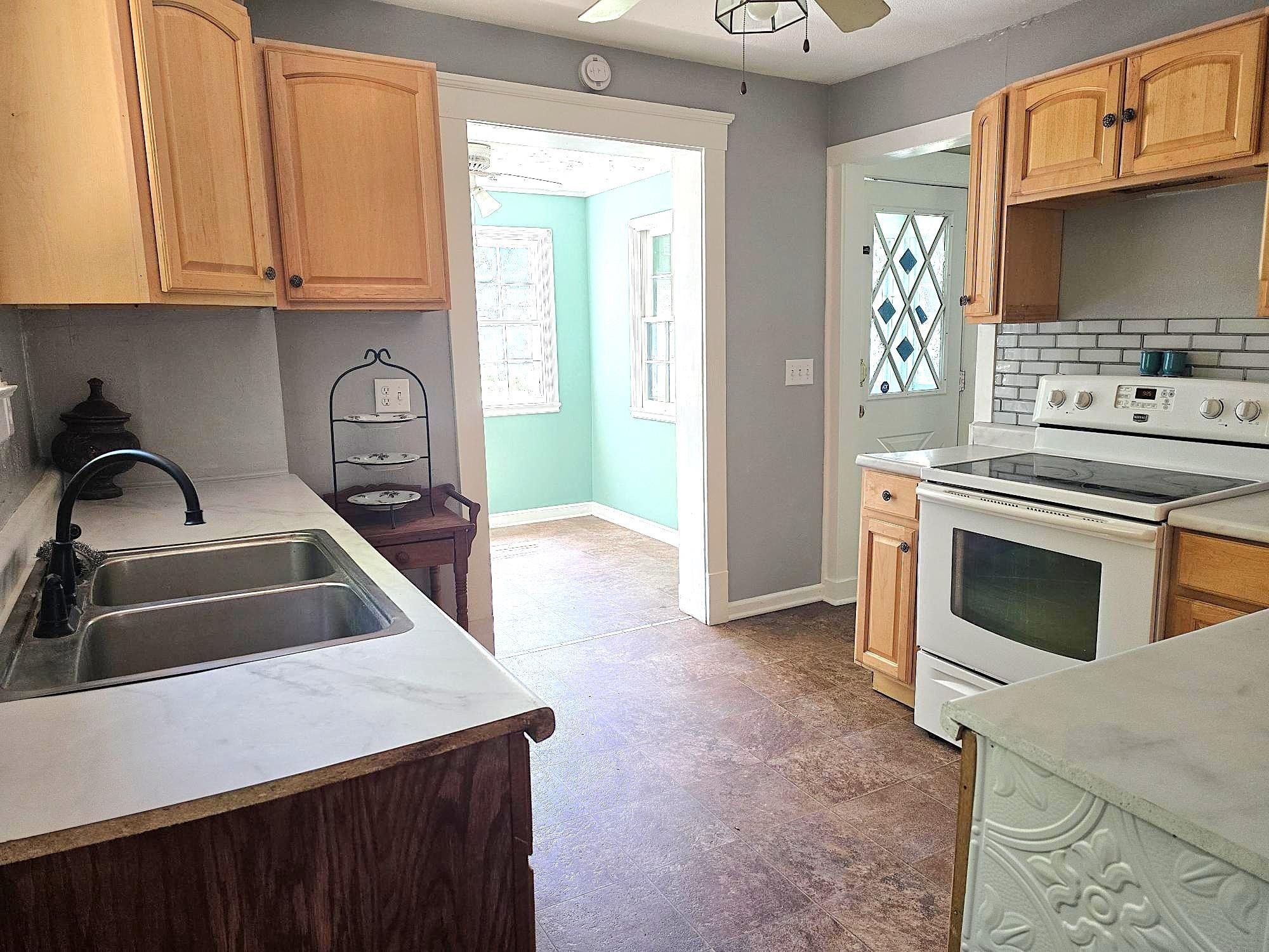 2467 South Riverside Drive Beloit, WI 53511 - Photo 16 of 46