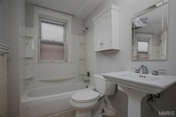 $765,000 | 738 Kingsland Avenue, University City, MO 63130