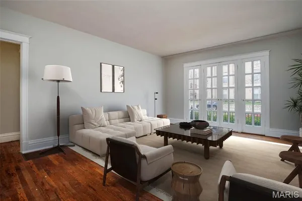 $765,000 | 738 Kingsland Avenue, University City, MO 63130