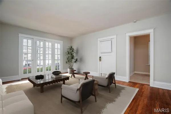 $765,000 | 738 Kingsland Avenue, University City, MO 63130