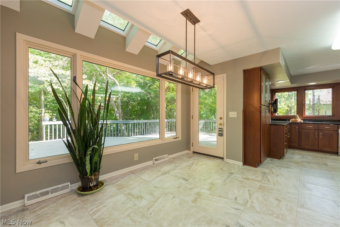 817 Hanover Road Gates Mills, OH 44040 - Photo 11 of 35 The informal dining area of the Kitchen with spectacular woodland views