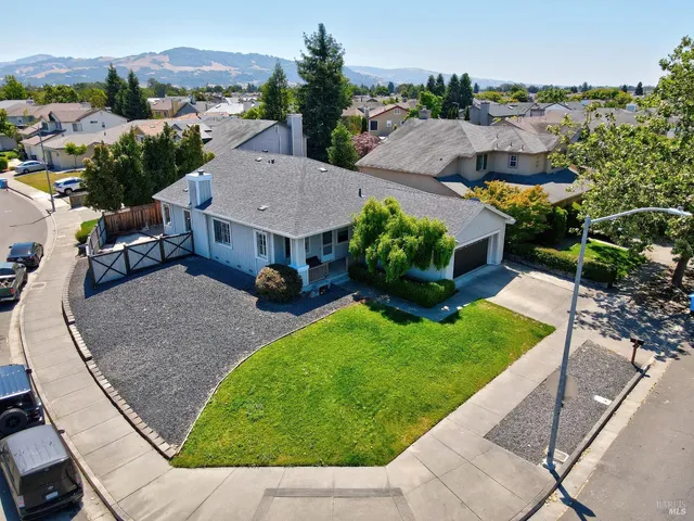 $764,900 | 2622 Arrowhead Drive, Santa Rosa, CA 95407
