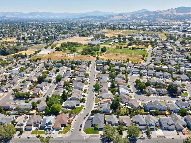 $764,900 | 2622 Arrowhead Drive, Santa Rosa, CA 95407