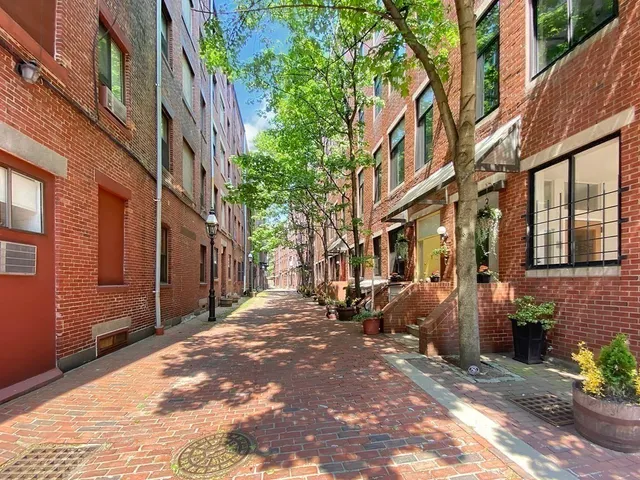 a view of a building along with street