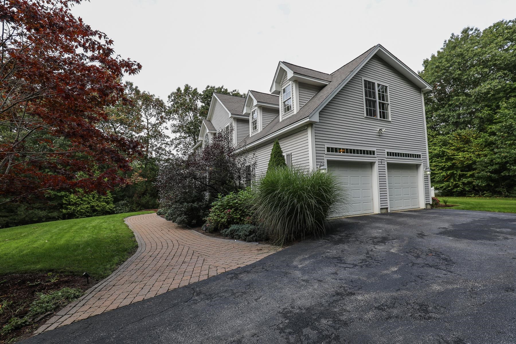 37 Peppermint Street Goffstown, NH 03045 - Photo 3 of 40 Gallery Image 3