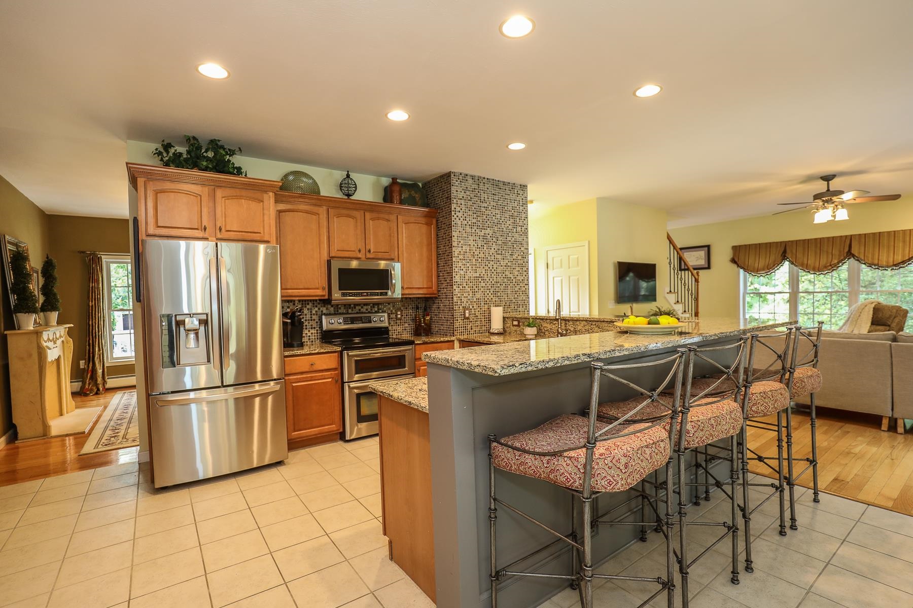 37 Peppermint Street Goffstown, NH 03045 - Photo 7 of 40 Gallery Image 7