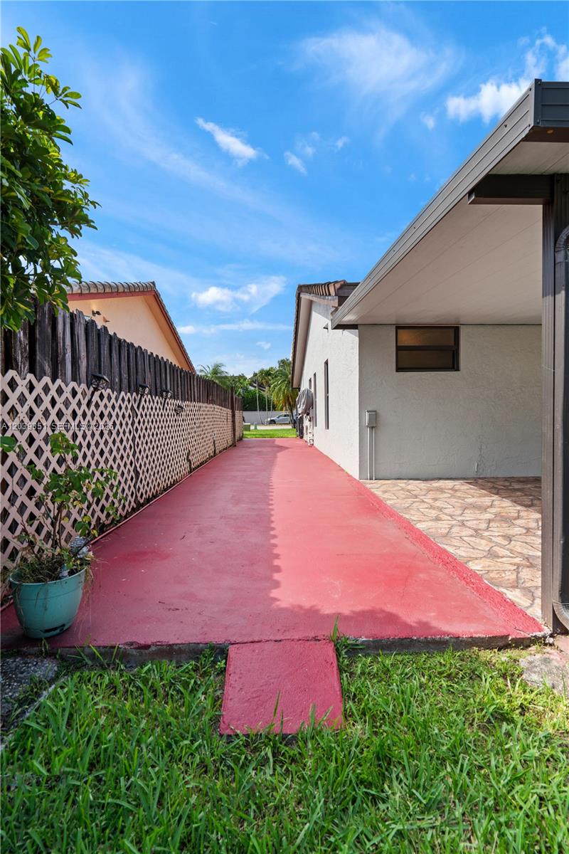 13522 Southwest 62nd Street, Unit HW Miami, FL 33183 - Photo 38 of 50