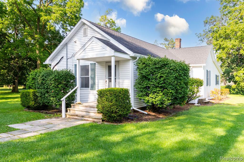 21809 West River Road Grosse Ile, MI 48138 - Photo 1 of 39
