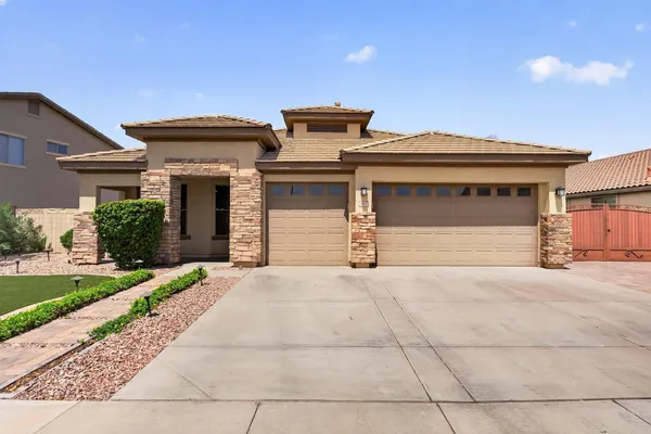 $4,250 | 8812 West Myrtle Avenue, Glendale, AZ 85305