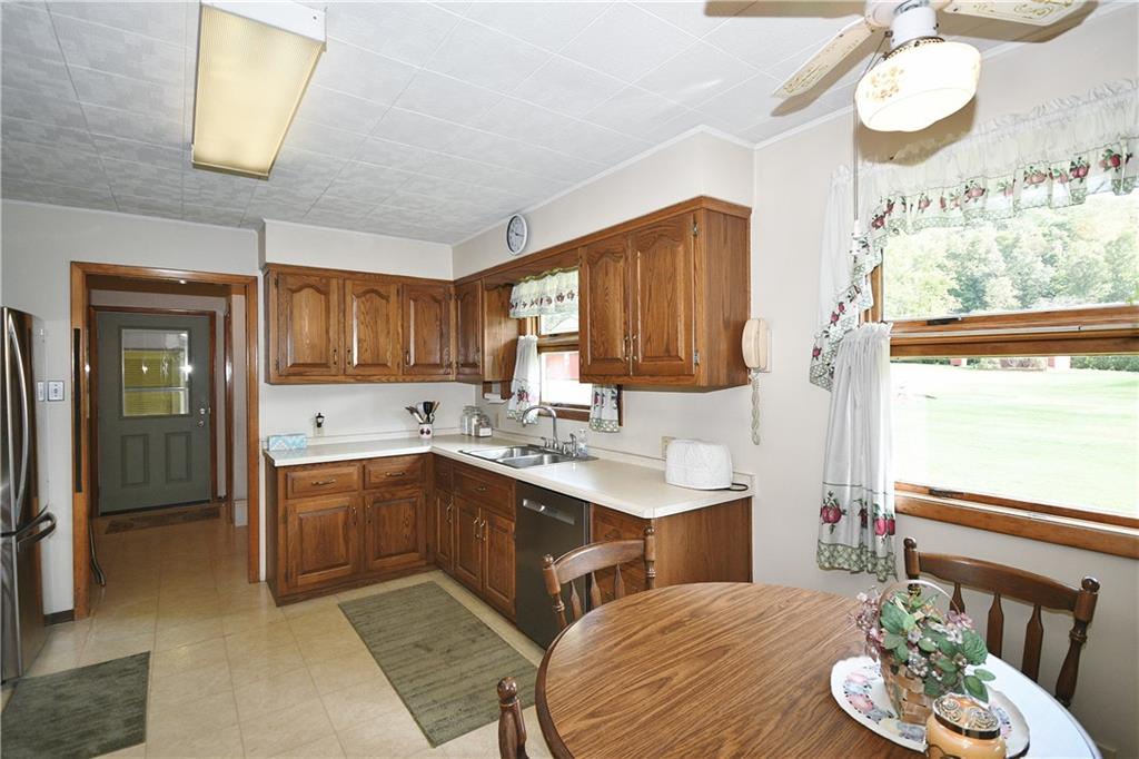 239 Metz Road Tarentum, PA 15084 - Photo 11 of 24 Gallery Image 11