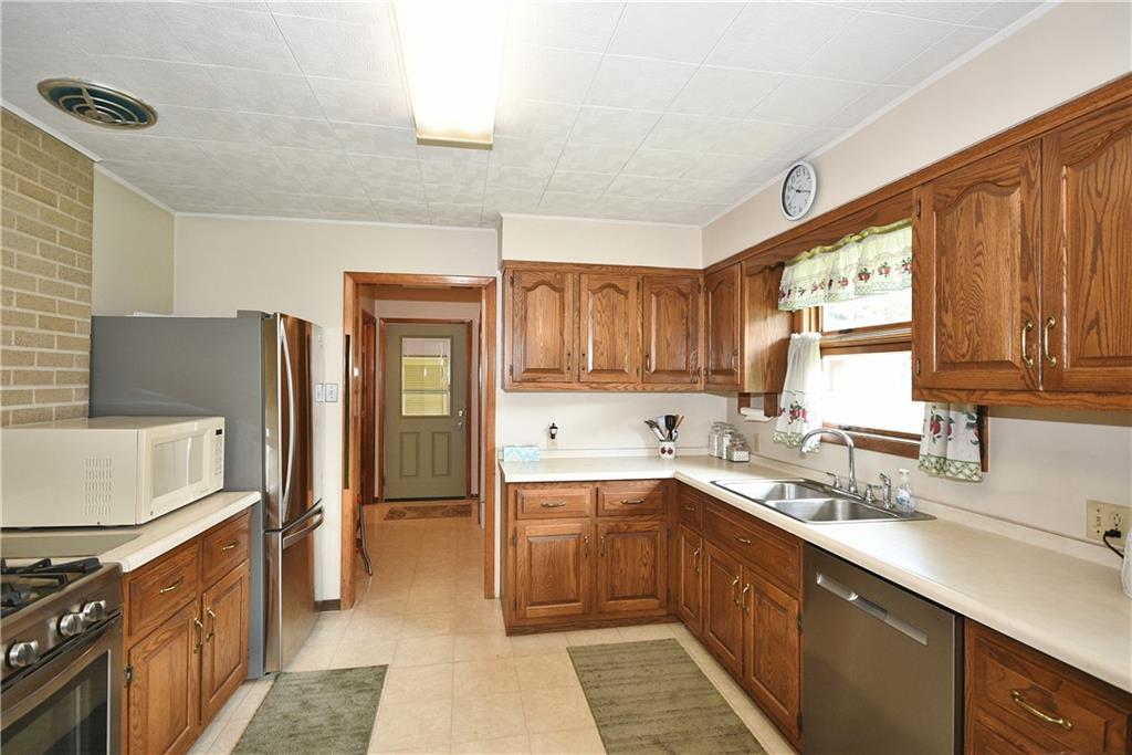 239 Metz Road Tarentum, PA 15084 - Photo 9 of 24 Gallery Image 9