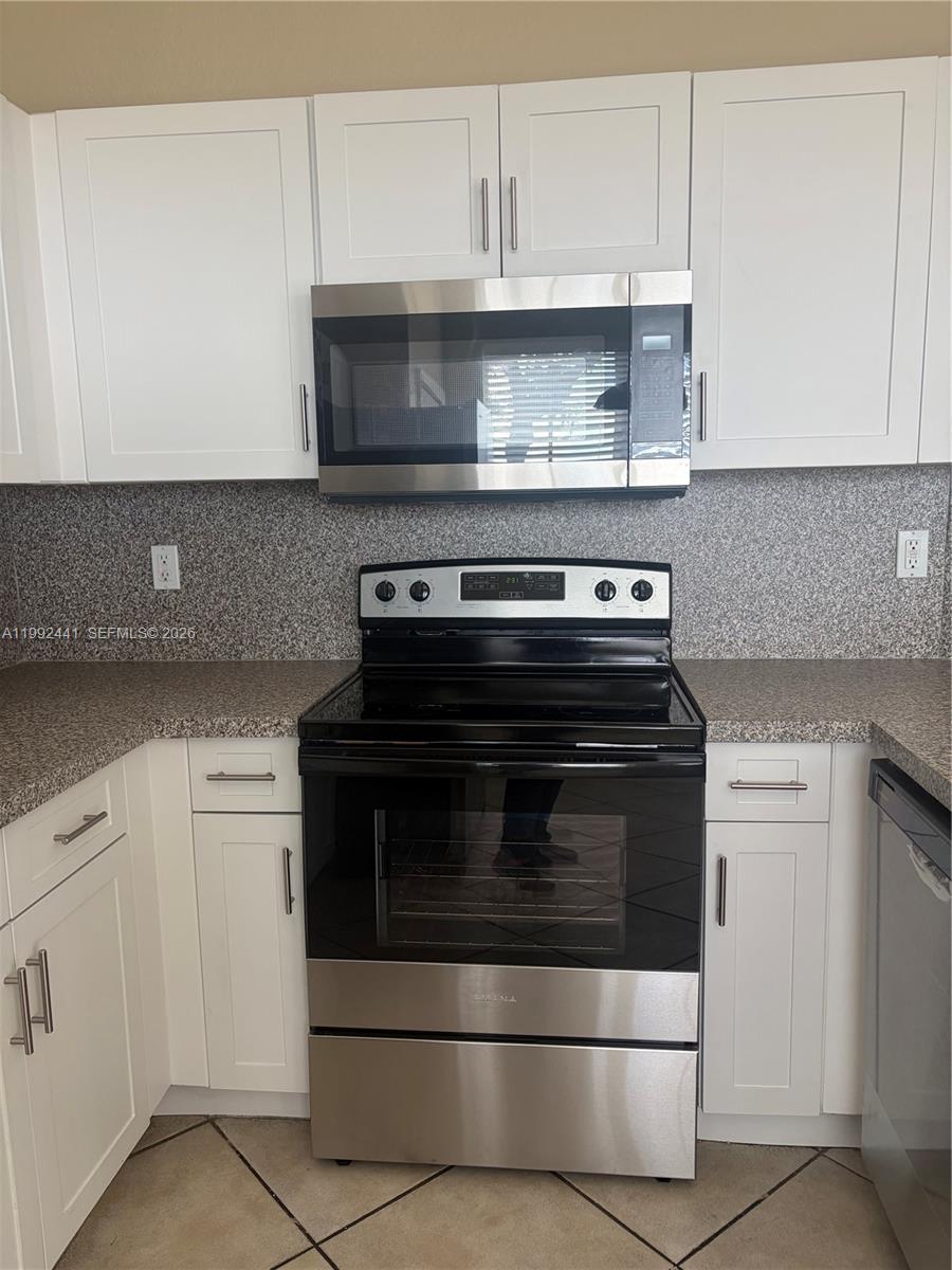 12398 Southwest 125th Terrace Miami, FL 33186 - Photo 4 of 45