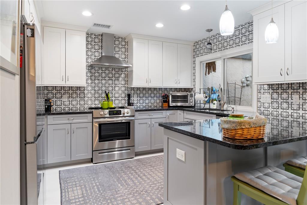 3714 Carrollbrook Road Tampa, FL 33618 - Photo 4 of 56 Gallery Image 4