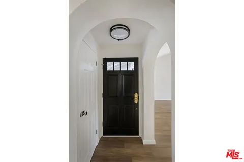 $6,950 | 12153 Maxwellton Road, Studio City, CA 91604
