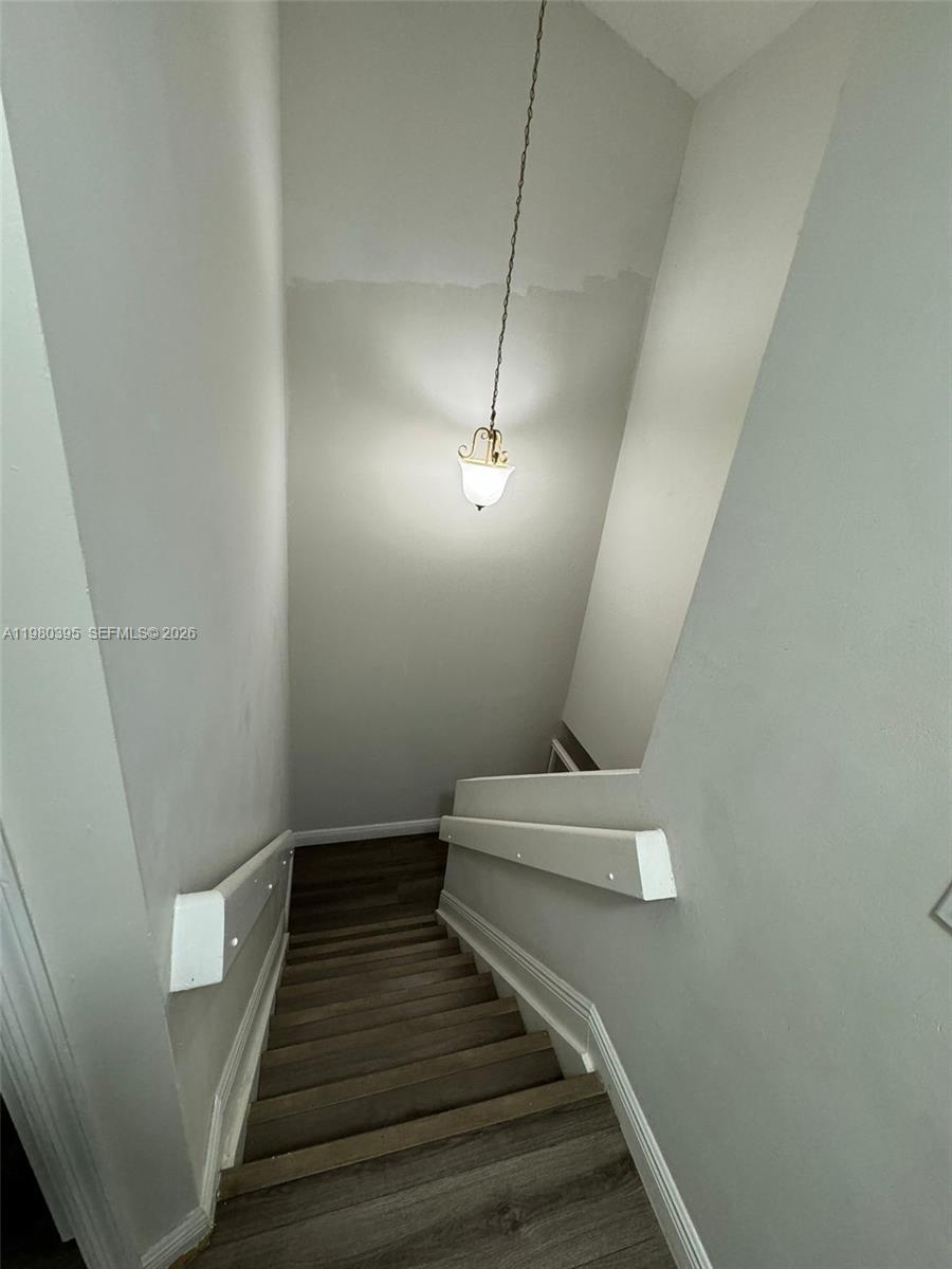 6235 Southwest Kendale Lakes Circle, Unit 237 Miami, FL 33183 - Photo 13 of 24 a view of entryway