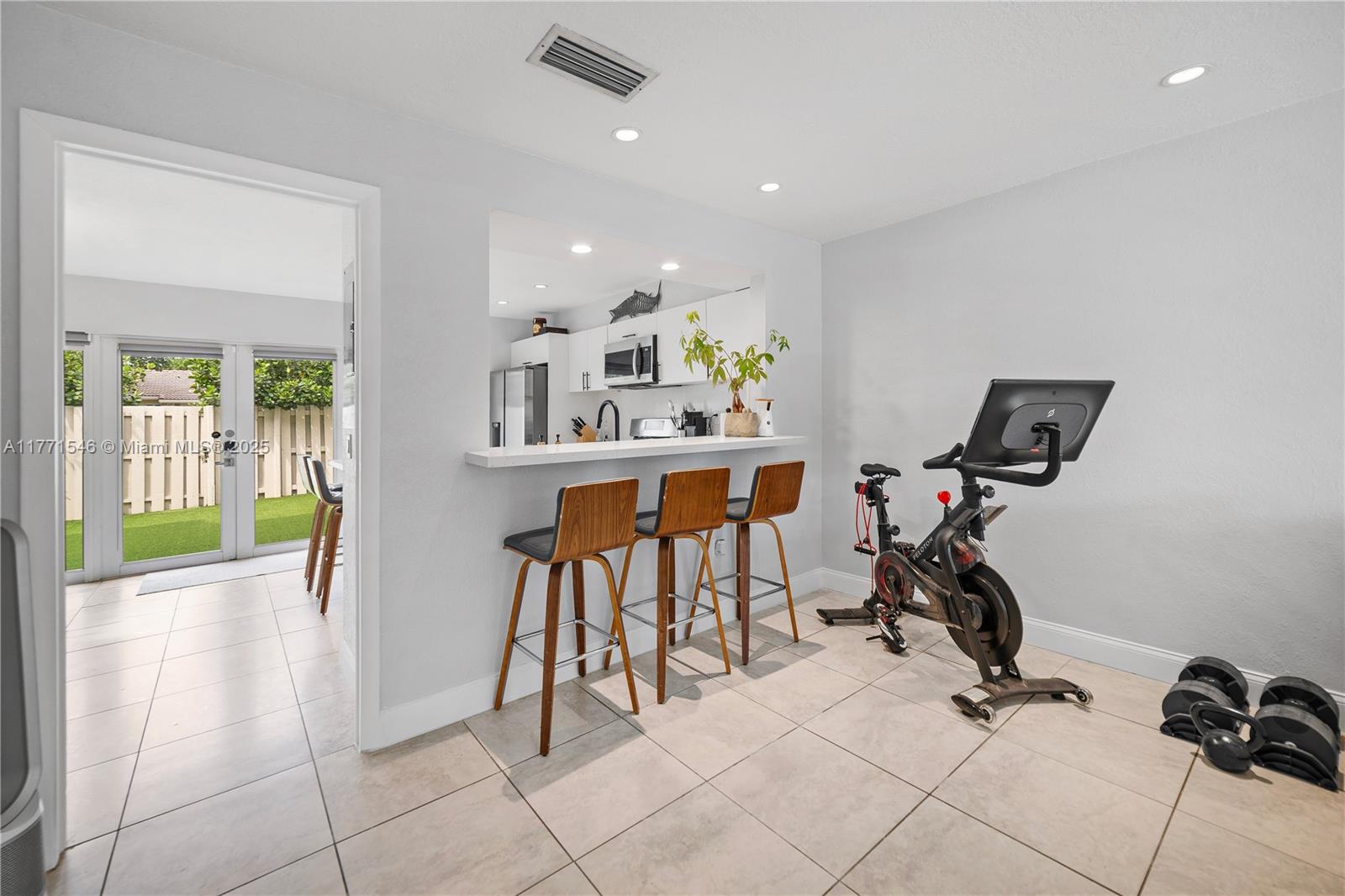 8122 Southwest 83rd Place Miami, FL 33143 - Photo 11 of 35