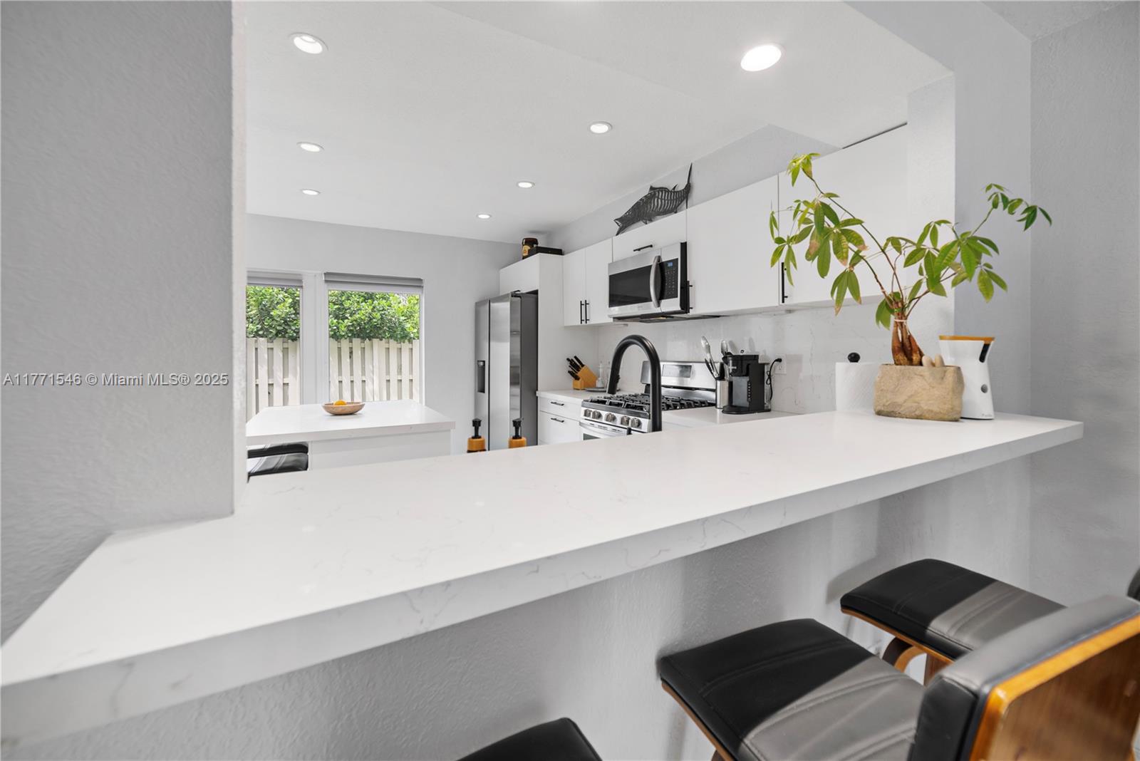 8122 Southwest 83rd Place Miami, FL 33143 - Photo 12 of 35