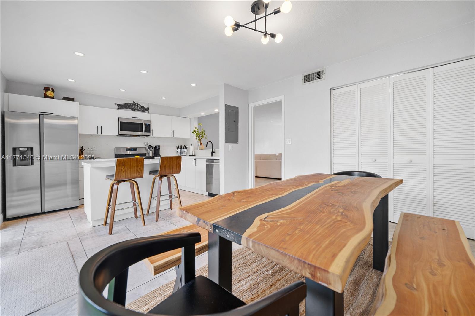 8122 Southwest 83rd Place Miami, FL 33143 - Photo 15 of 35