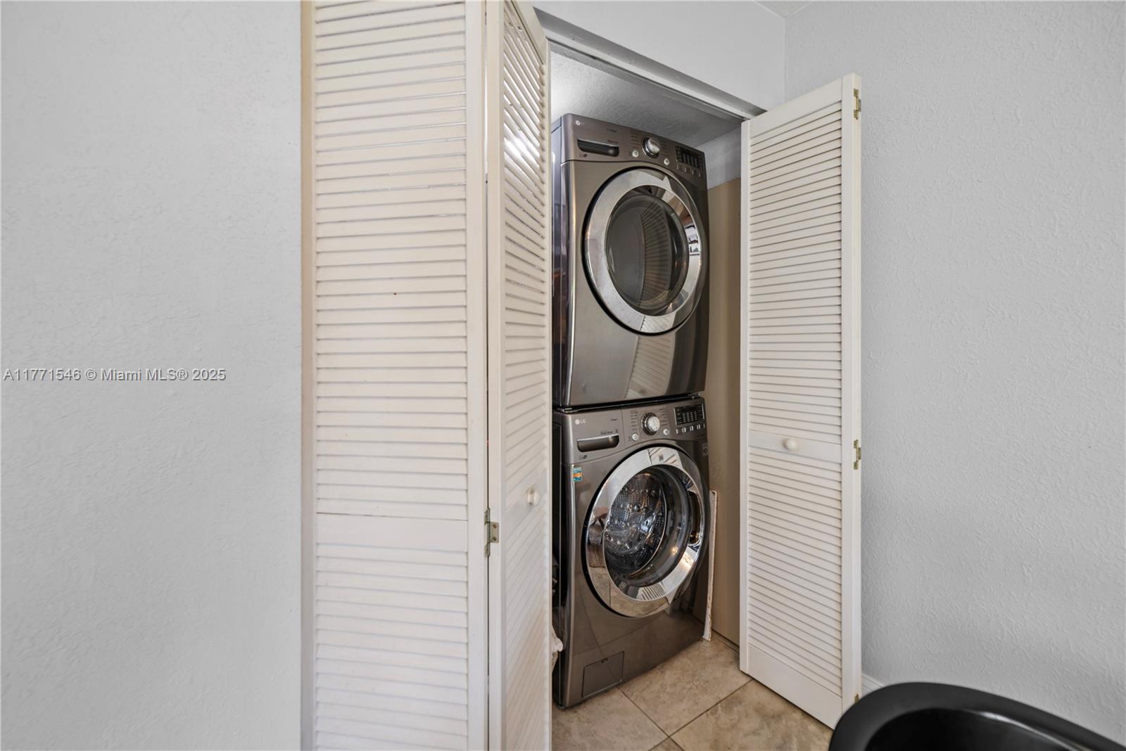 8122 Southwest 83rd Place Miami, FL 33143 - Photo 29 of 35