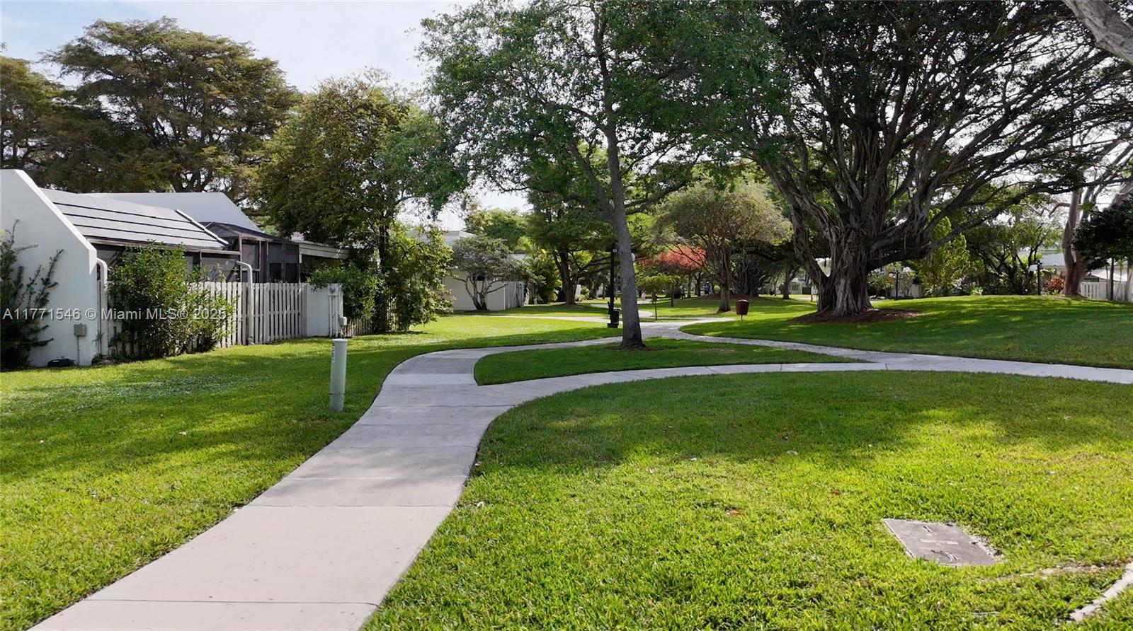8122 Southwest 83rd Place Miami, FL 33143 - Photo 32 of 35