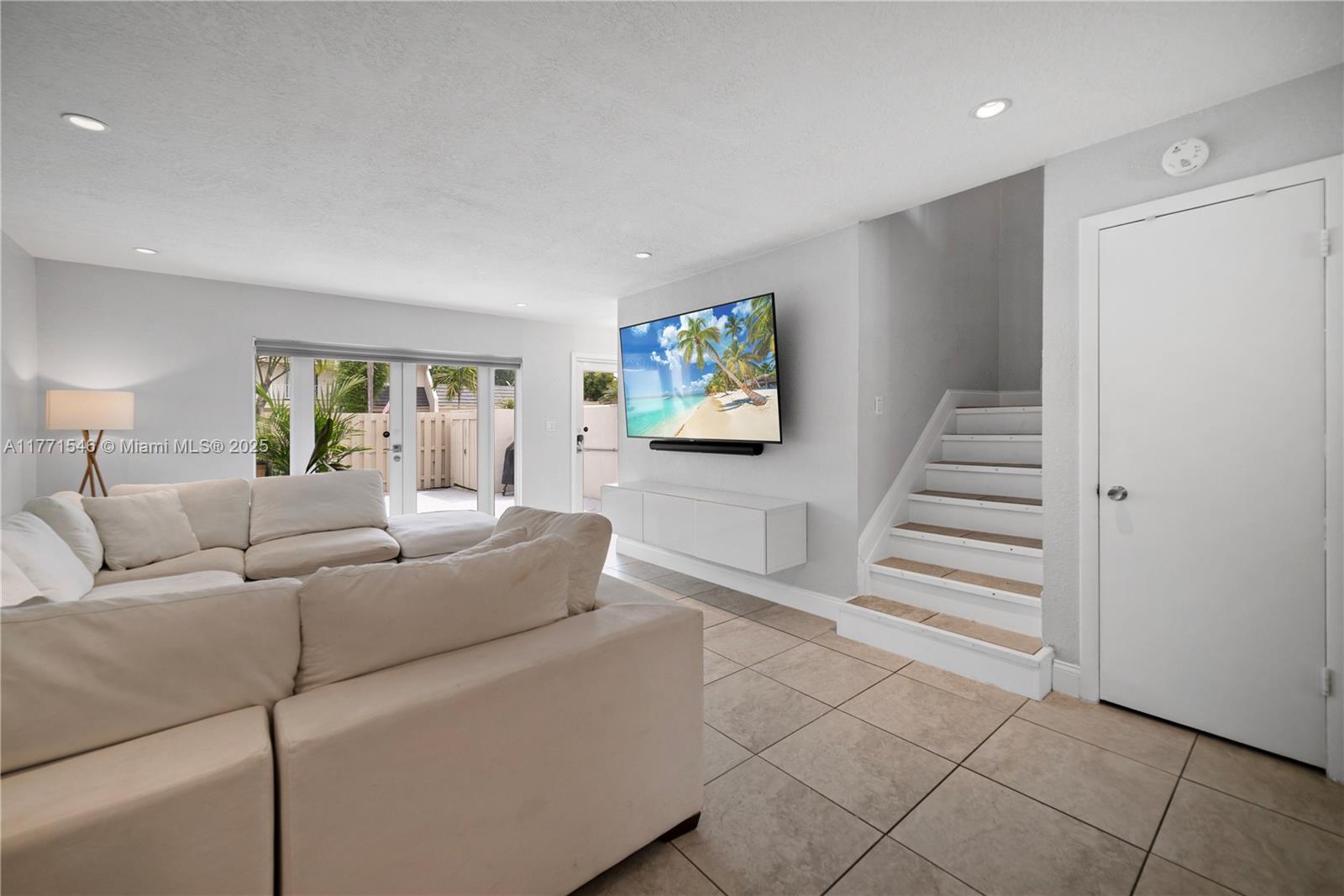 8122 Southwest 83rd Place Miami, FL 33143 - Photo 10 of 35