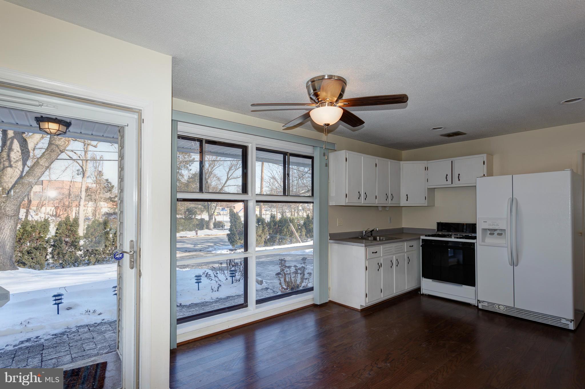 7306 Highland Street Springfield, VA 22150 - Photo 3 of 27 Kitchen