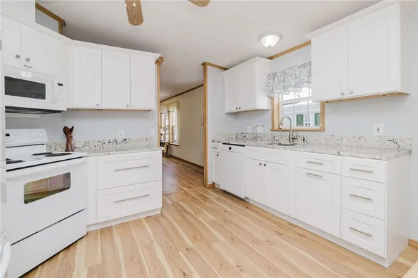 $299,000 | 21 Nightingale Lane, Tiverton, RI 02878