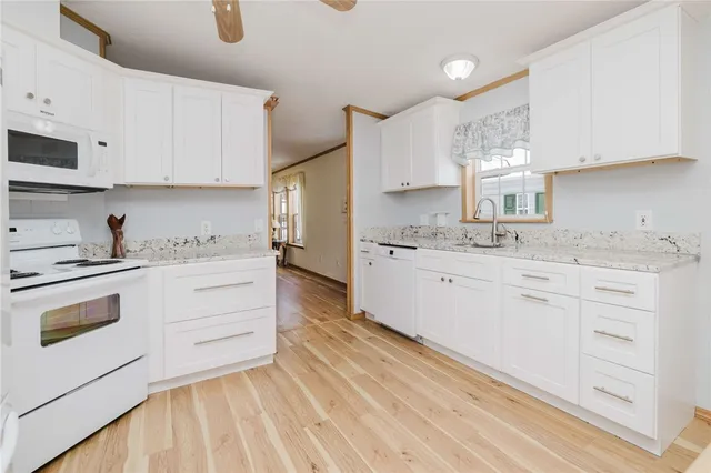 $299,000 | 21 Nightingale Lane, Tiverton, RI 02878