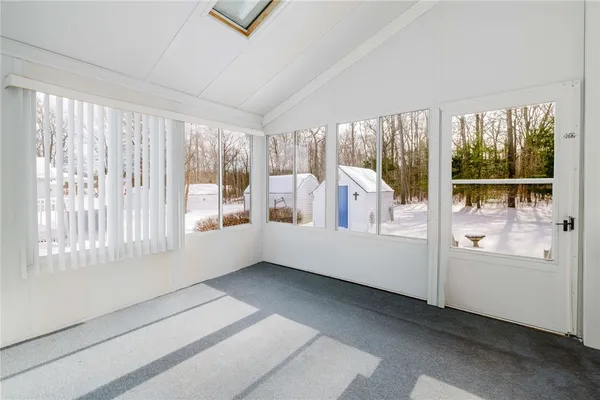 $299,000 | 21 Nightingale Lane, Tiverton, RI 02878
