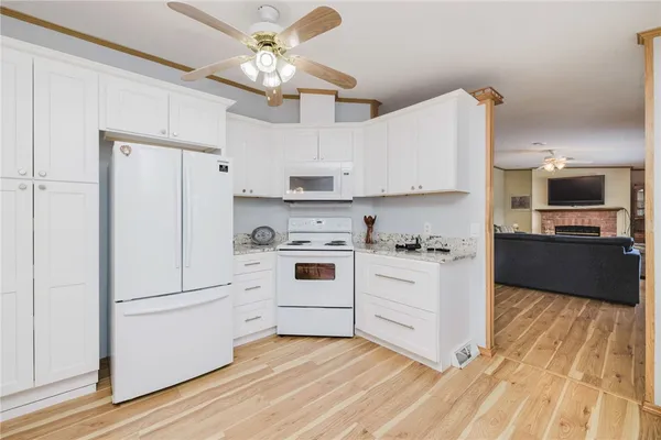 $299,000 | 21 Nightingale Lane, Tiverton, RI 02878