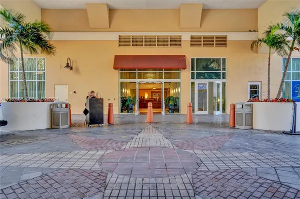 $450,000 | 7350 Southwest 89th Street, Unit 1402S, Miami, FL 33156