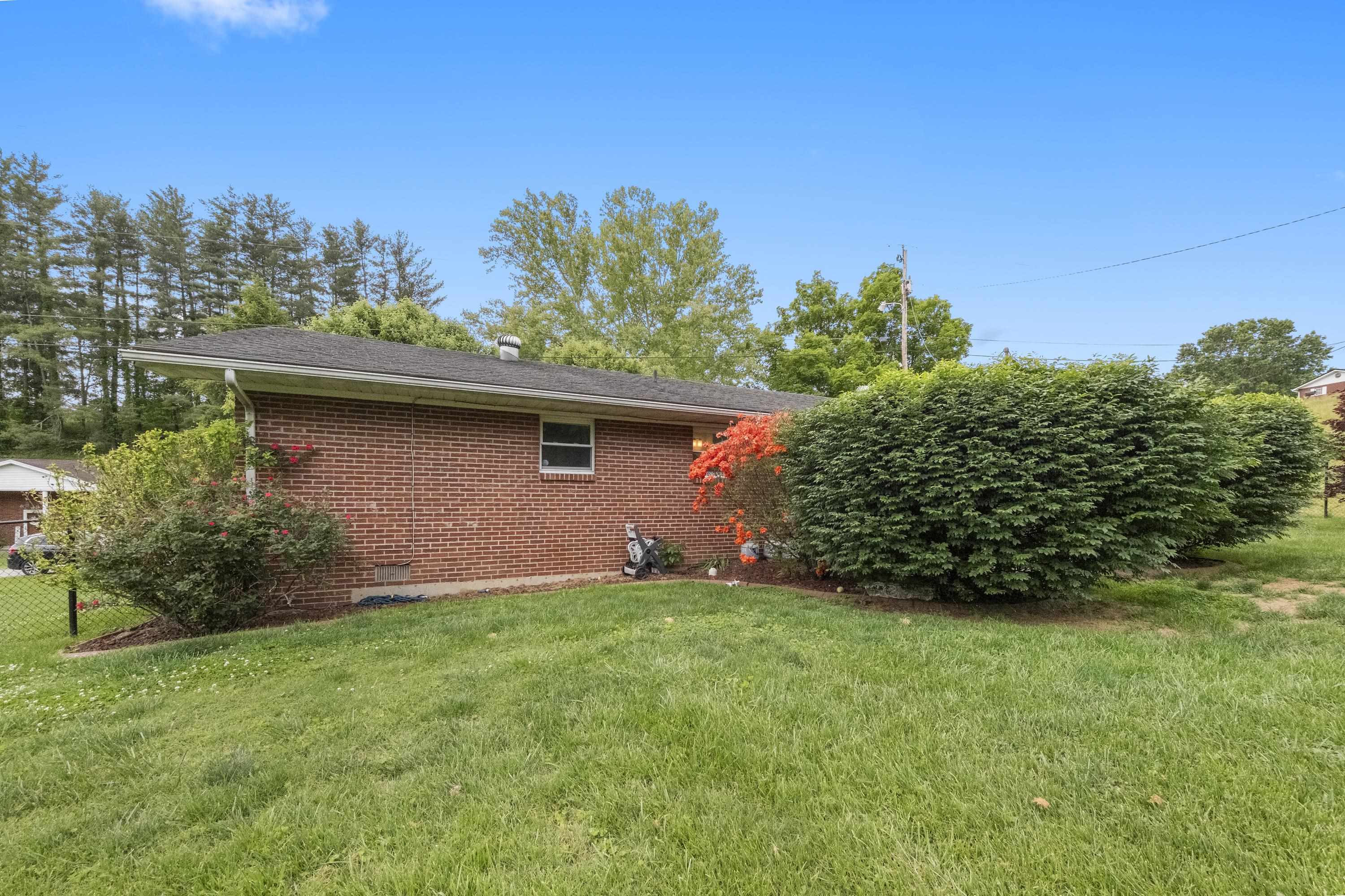 162 West Meadowbrook Road Ashland, KY 41102 - Photo 44 of 45