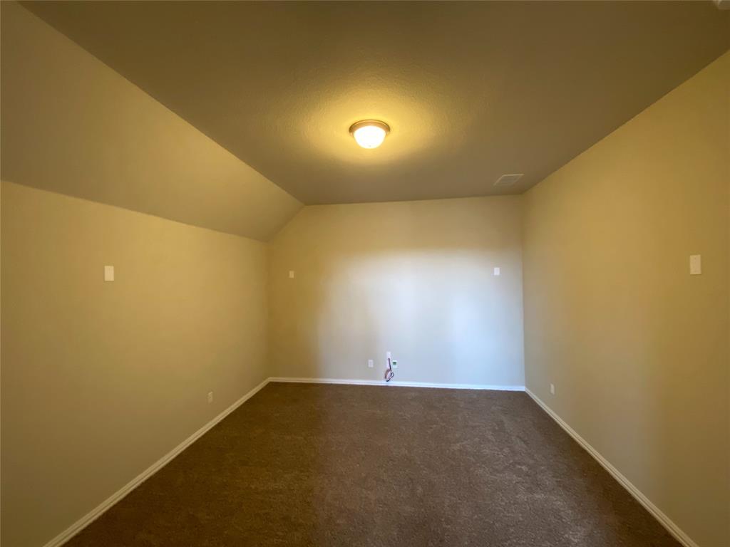 927 Bentley Drive Roanoke, TX 76262 - Photo 31 of 33