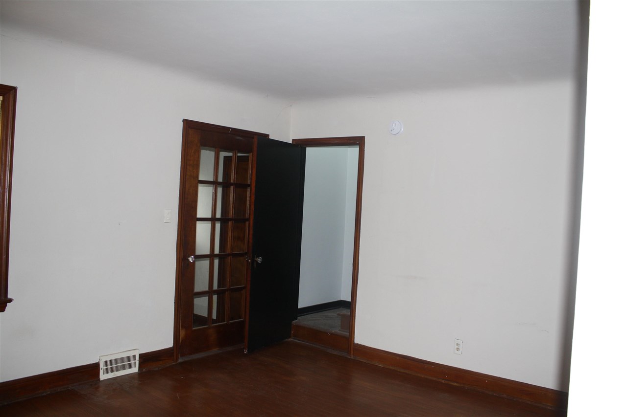 2114 Pierce Street Flint, MI 48503 - Photo 34 of 41